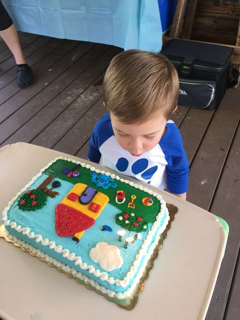 Diy Blues Clues Cake, Blues Clues Smash Cake, Blues Clues Birthday Party Girl, Blues Clues Party Food, Diy Blues Clues Party, Blues Clues 2nd Birthday, Blues Clues Cake, Blues Clues Birthday Party, Blue's Clues Birthday