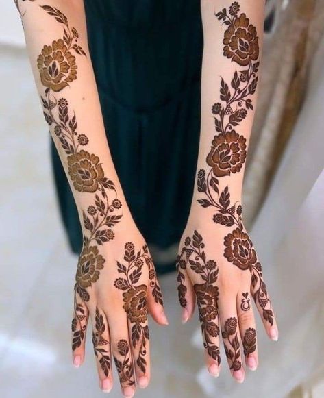 Makeup And Hairstyles, Henna Style Tattoos, Arabic Henna Designs, Henna Inspired Tattoos, Designs Mehndi, Floral Henna Designs, Henna Tattoo Designs Hand, Latest Henna Designs, Modern Mehndi Designs