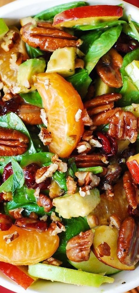 Dressing Thanksgiving, Salad With Pecans, Cranberry Spinach Salad, Salad Apple, Thanksgiving Salad, Balsamic Vinaigrette Dressing, Spinach Salad Recipes, Resep Salad, Vegetarian Thanksgiving