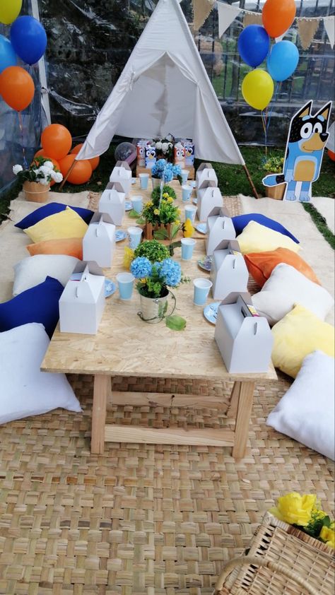 Bluey Birthday Picnic, Bluey Picnic Party, Blue And Bingo Birthday Party, Bluey Theme Birthday, Picnic Themed Party, Bluey Party Ideas, Fiesta Bluey, Party Planning Business, Bluey Birthday Party