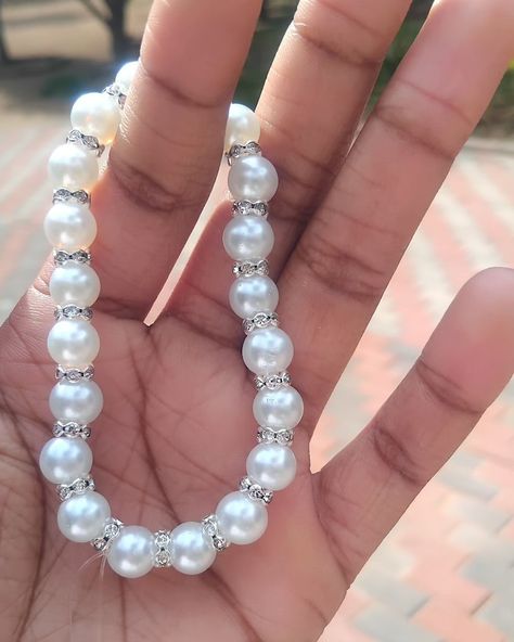 Sliver Pearl Bracelets⚪️🌟 • DM TO PLACE AN ORDER 💟 • If viewing follows:@marbles_treasuree for more styles & accessories!🌸beaded bracelets, necklaces,rings,phone charms & anklets.🫶🫶 ig:@marbles_treasuree📸 +10 For Letter Customization. Pearl Bracelets, Phone Charms, Place An Order, Placing An Order, Easy Diy Art, Phone Charm, Pearl Bracelet, Ring Necklace, Diy Art