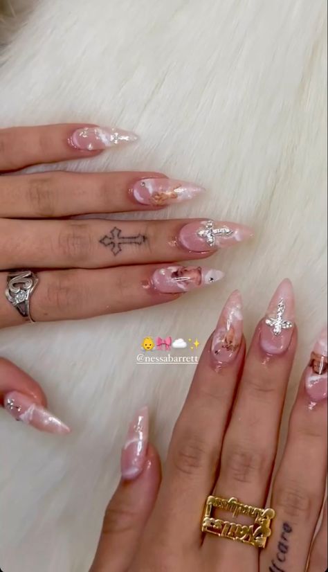 Nessa Barrett Inspired Nails, Blush Nails Pink, Nessa Barrett Nails, Madi Core, Nails Pink Glitter, Nessa Nails, Nails Stars, Cowboy Nails, Angel Nails