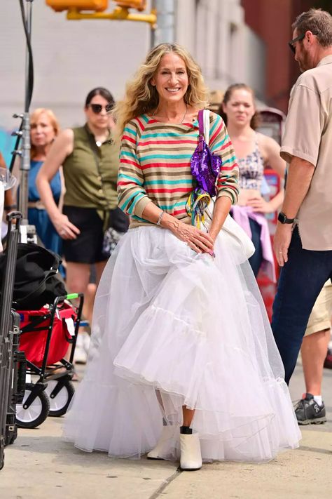 Blue Tulle Skirt, Carrie Bradshaw Outfits, Carrie Bradshaw Style, Tulle Skirts Outfit, Iconic Outfits, Skirt Trends, Sarah Jessica, Outfit Trends, And Just Like That