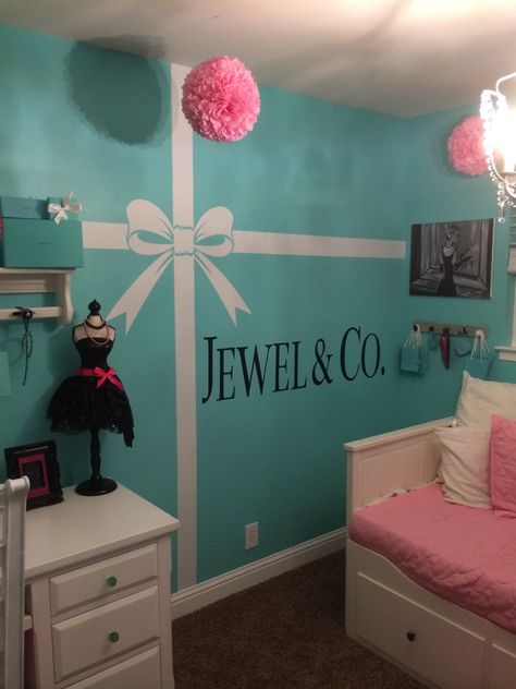 Tiffany & Co Tiffany Blue And Pink Bedroom, Tiffany Inspired Bedroom, Tiffany Blue Rooms, Tiffany Bedroom, Blue And Pink Bedroom, Mid Century Modern Exterior, Closet Room, Themed Room, Room Idea