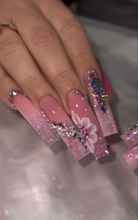 Pink Christmas Acrylic Nails, Pink Bday Nails, Pink Bling Acrylic Nails, Pink Glam Nails, Nails Art Simple, Nail Art 2022, Design Nails Art, Pink Bling Nails, Nail Art Aesthetic