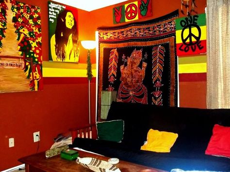 **Bob Marley** Living with a Legend. More fantastic accessories & decorations, pictures, music and videos of *Robert Nesta Marley* on: https://de.pinterest.com/ReggaeHeart/ Bob Marley Living Room Ideas, Crib Design, Robert Nesta, Nesta Marley, Reggae Artists, Mother Images, Hippie Peace, Taco Bell, Music History