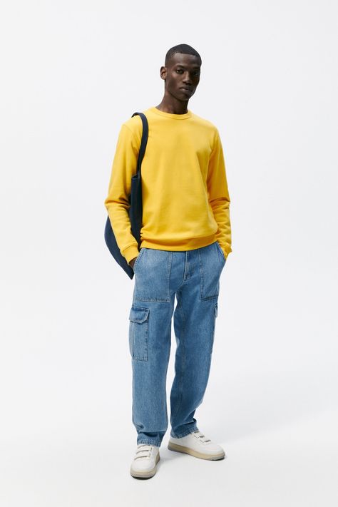 Yellow Shirt Outfit Men, Yellow Sweatshirt Outfit, Yellow Outfit Men, Orange Ootd, Queer Outfits, Yellow Shirt Outfit, Lookbook Shoot, Fire Outfits, Sweater Outfits Men