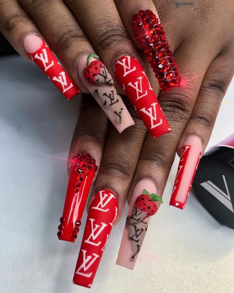 @queenofnails on Instagram: “...Them Strawberries dipped in that LV Sauce Thou 😆😜 Nails on the Bae @glokashy Want to earn MORE money but need to ENHANCE your Nail Art…” Red Money, Money Nails, Valentino Beauty, Stiletto Nail Art, Strawberry Dip, Earn More Money, Beautiful Nail Art, Pretty Acrylic Nails, Dope Nails