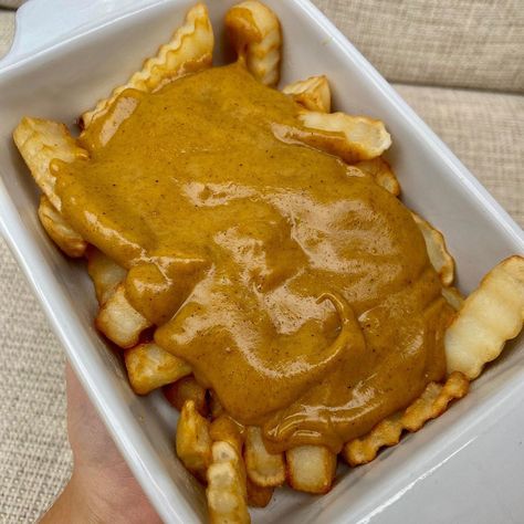 Paige on Instagram: “🍟CHIPSHOP FAKEAWAY 348 CALS🍟⠀⠀ ⠀ Much prefer this fakeaway to actual chipshop chips and curry! 🤩⠀ ⠀ #calorie #caloriecountinguk…” Curry And Chips, Calorie Deficit, Calorie Counting, Food Diary, Peanut Butter, Chips, On Instagram, Instagram