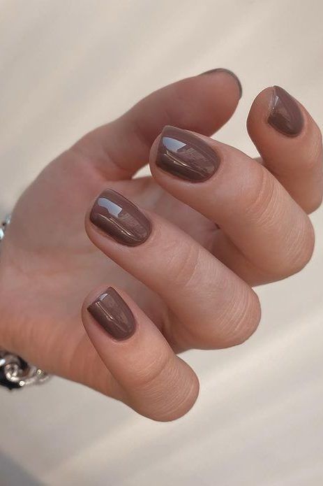 Brown Nails, Simple Light Brown Nail Design on Short Nails Fall Nails 2023 Gel Short, Mocha Nails Short, Spring Brown Nails, Shellac Brown Nails, Sns Nails Brown, Gel Nails Ideas Short Fall 2023, Squoval Brown Nails, Short Square Nail Colors, Cool Tone Brown Nails