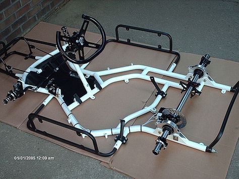 pretty sweet Go Kart Chassis, Go Kart Kits, Go Kart Designs, Kart Cross, Build A Go Kart, Go Kart Frame Plans, Go Kart Frame, Mini Jeep, Go Kart Buggy