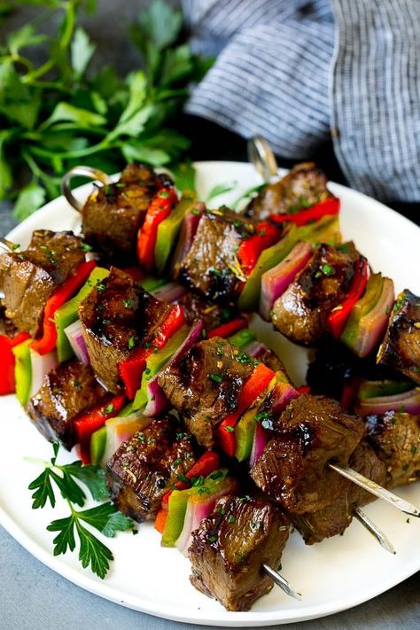 Beef Shish Kabobs Recipe | Beef Kabobs #grilling #beef #steak #dinner #dinneratthezoo #peppers Kabob Dinner, Beef Shish Kabob, Shishkabobs Recipe, Beef Kabob Recipes, Shish Kabob, Raisin Recipes, Steak Kabobs, Lions Den, Beef Dinners