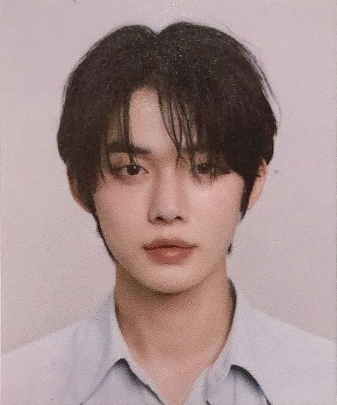 Yeonjun Id Photo, Bottom Yeonjun, Txt Yearbook, Txt Id Photo, Yeonjun Drawing, Silly Guy, Photo Scan, Blood Art, Choi Daniel