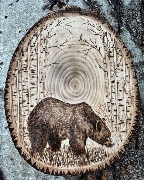 Western Woodburning Ideas, Burn Wood Art, Bear Pyrography, Pyrography Ideas Inspiration, Bear Wood Burning, Wood Burning Art Patterns, Christmas Wood Burning, Christmas Pyrography, Wood Burning Ideas