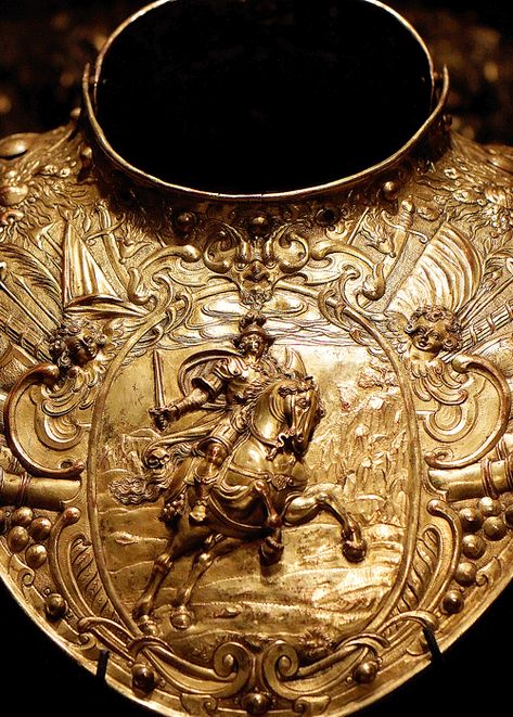 marthajefferson:   Under the Aegis of Mars, Louis XIII’s golden gorget (details), c-1630. errare humanum est, perseverare diabolicum Golden Armor, Ancient Armor, Armadura Medieval, Knight Armor, Arm Armor, Medieval Armor, Royal Jewels, Dragon Age, A Horse