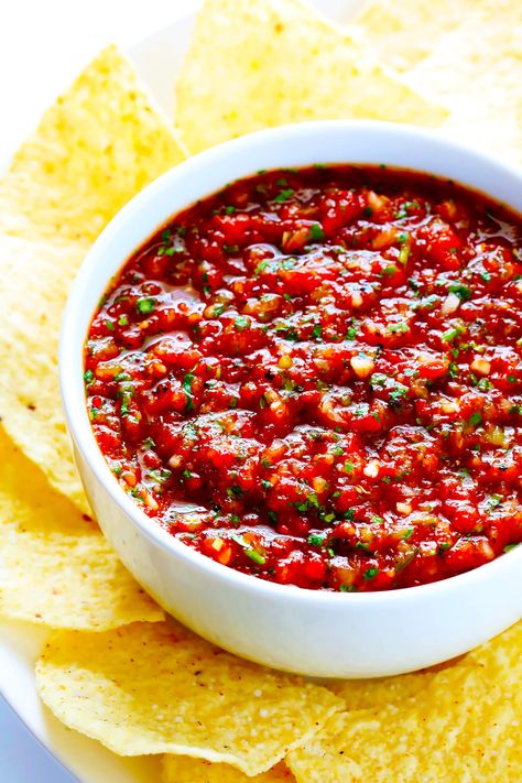 My all-time favorite homemade salsa recipe!! It's quick and easy to make in a food processor or blender, it's easy to make spicy or mild, and it is SO flavorful and delicious! | Gimme Some Oven #mexican #salsa #appetizer #dip #easyrecipes Restaurant Salsa Recipe, Restaurant Style Salsa Recipe, Restaurant Salsa, Best Salsa Recipe, Restaurant Style Salsa, Homemade Salsa Recipe, Gimme Some Oven, Fire Roasted Tomatoes, Homemade Salsa