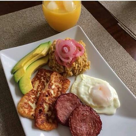 Dominican republic Dominican Breakfast, Dominican Republic Food, Dominicano Recipes, Homemade Gifts For Boyfriend, Healthy Pantry, Boricua Recipes, Dominican Food, Latin Food, Dinner Is Served