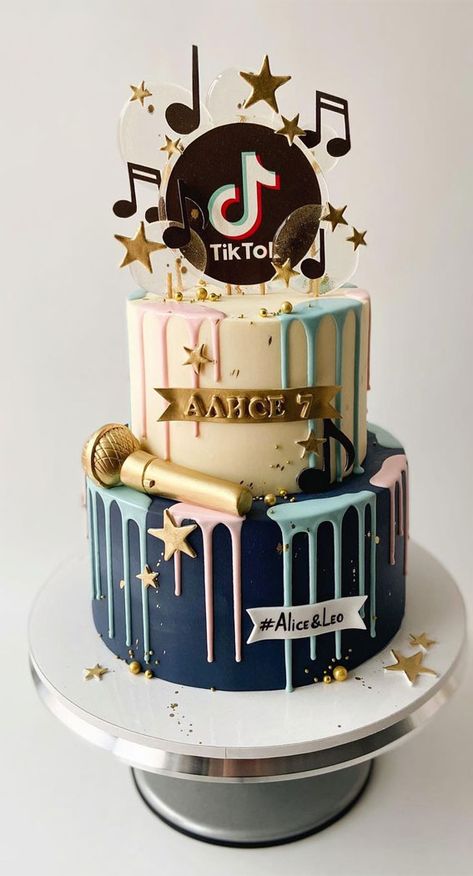 Cake Tiktok Design, Tiktok Cakes Ideas, Girls 9th Birthday Cake, Tiktok Birthday Cake Ideas, Tiktok Cake Ideas, Tiktok Cake Design, Tik Tok Birthday Cake, Pretty Cake Decorating, Tiktok Birthday Cake