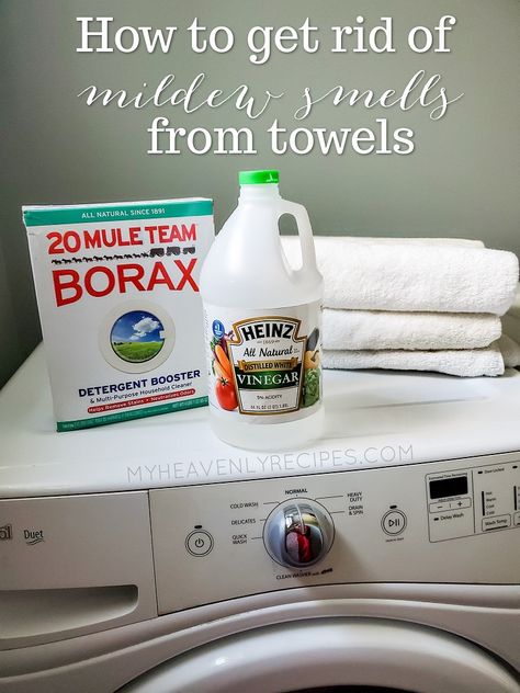 How to get rid of mildew smelling towels or clothes! That musty smell is the worst when you forget about laundry. Here's the fix using vinegar and borax. Get Rid Of Mold Smell, Smelly Laundry, Smelly Clothes, Mold Smell, Borax Cleaning, Smelly Towels, Towels Smell, Clean Washer, Washing Towels