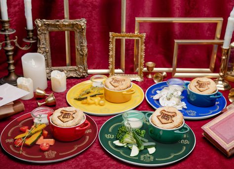 A Harry Potter Café is opening in Akasaka this month Harry Potter Museum, Homemade Cafe, British Dishes, Eton Mess, Sunday Roast, Tasting Menu, Bowl Of Soup, Carne Asada, Fruit Drinks