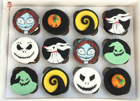 Jack And Sally Cupcakes, Jack Skellington Cupcakes, Nightmare Before Christmas Cupcakes, Treats Business, Cake Pucks, Nightmare Before Christmas Cake, Jack Y Sally, Specialty Cupcakes, Halloween Food Dinner