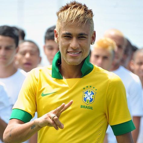 Neymar Jr blonde hair Just A Game, The Grandmaster, Neymar Jr, Neymar, Real Madrid, Rush, Blonde Hair, Latest News, Brazil