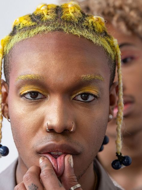 Dove Campaign, Men Wearing Makeup, Gender Fluidity, Gender Diversity, Woman Eyes, Hair References, Yellow Makeup, Gender Fluid Fashion, Genderless Fashion