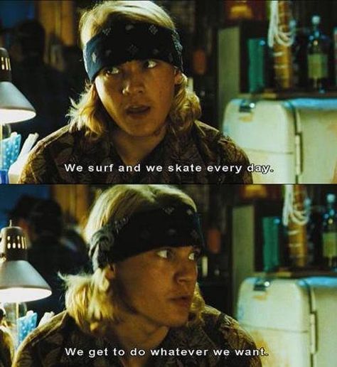 Emile Hirsch as Jay Adams in Lords of Dog town :) Lords Of Dogtown, Jay Adams, Emile Hirsch, Beach Food, Camping Photography, Z Boys, Skater Aesthetic, Epic Fails Funny, Surf Skate