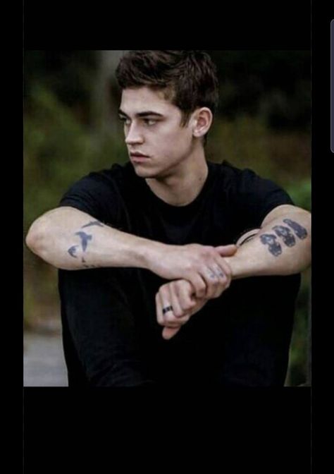 Hardin Scott Wallpaper, Hero Fiennes Tiffin Aesthetic, Hero Tiffin, Hero Fiennes Tiffin After, Hero Fiennes Tiffin Hardin, Men Fade Haircut Short, Hero Tattoo, Hero Ft, Hot Hero