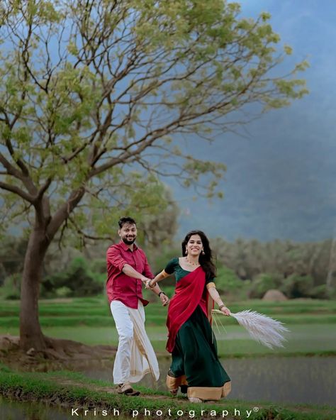 Pre Wedding Photoshoot Beach, Pre Wedding Photoshoot Props, Pre Wedding Photoshoot Outfit, Wedding Photoshoot Props, Pre Wedding Photoshoot Outdoor, Indian Wedding Couple Photography, Cute Couple Dancing, Marriage Photos