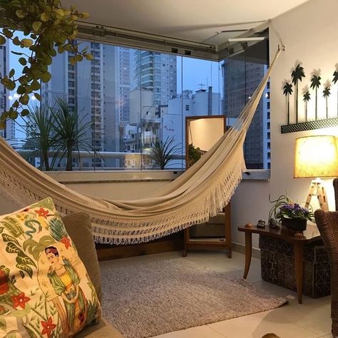 Hammock Apartment, Brazilian Bedroom, Inside Hammock, Dekorasi Kamar Tidur, Casa Vintage, Dream Apartment, Pretty House, Dream Rooms, Dream House Decor