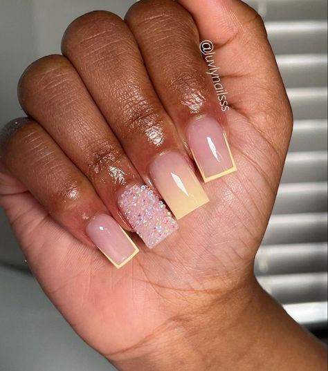 Yellow Baddie Nails Short, Short Nails For Black Girls Acrylic, Yellow Nails Short Square, Short Yellow Acrylic Nails, Shortie Nail Ideas, Yellow Short Nails, Yellow Nails Short, Short Manicures, Short Yellow Nails