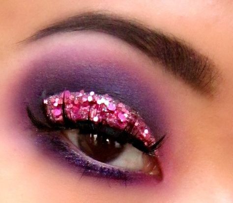 Pink Chunky Glitter Cut Crease Sparkly Eye Makeup, Purple Smokey Eye, Punk Makeup, Pink Eye Makeup, Colorful Eye Makeup, Glitter Eyes, Eye Makeup Tips, Pink Eyes, I Love Makeup