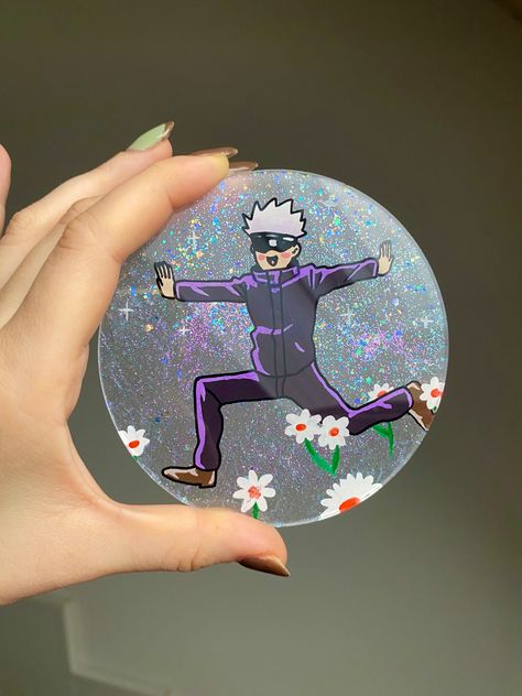 Anime Glass Painting Ideas, Anime Glass Art, Glass Painting Ideas Picture Frames, Glass Painting Art, Anime Glass Painting, Gojo Satoru Jujutsu Kaisen, Lips Sketch, Clay Cafe, Golden Painting