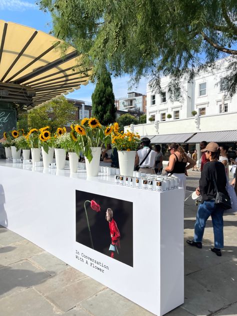 prada | london fashion week | prada show | prada pop up | prada flowers | sunflowers | Prada Flowers, Flowers Sunflowers, Fashion Displays, Farewell Parties, Flower Cart, Flower Bar, How To Wrap Flowers, Mom Day, Fashion Inspiration Design