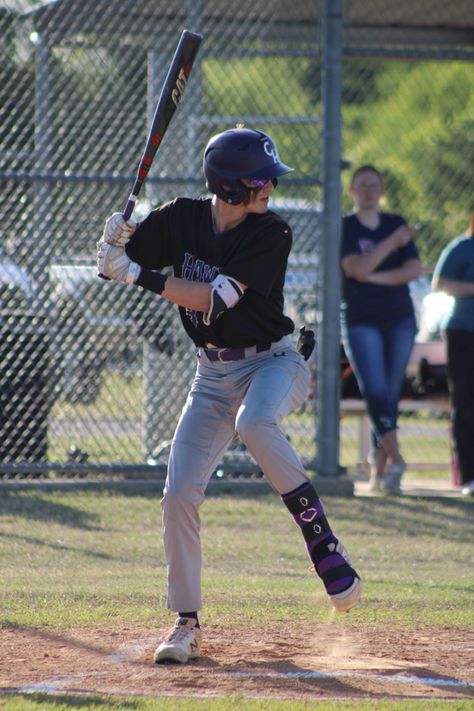 Baseball Guy Aesthetic, Brunette Baseball Boy, Baseball Drip, Baseball Aesthetic, Aesthetic Sports, Baseball Boy, Guy Pics, Vision Bored, Baseball Men