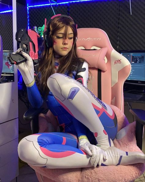 Egirl Looks Style, Egirl Pose, Egirl Looks, Girl Icon Pfp, D Va Cosplay, Kawaii Egirl, Pfp Insta, Overwatch Cosplay, Baddie Style