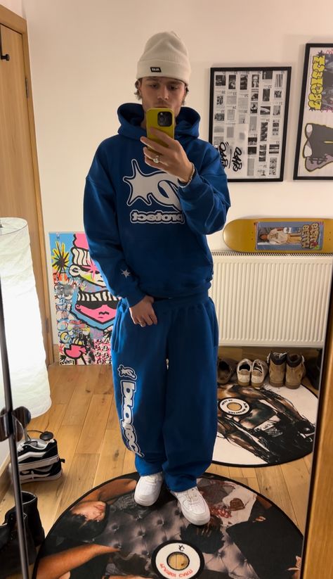 Royal Blue Hoodie Outfit Men, Tracksuit Outfit Mens, Sweat Fits, Blue Hoodie Outfit, Sweat Suits Outfits, Streetwear Tracksuit, Sweatsuit Outfit, Mens Inspo, Hoodie Outfit Men