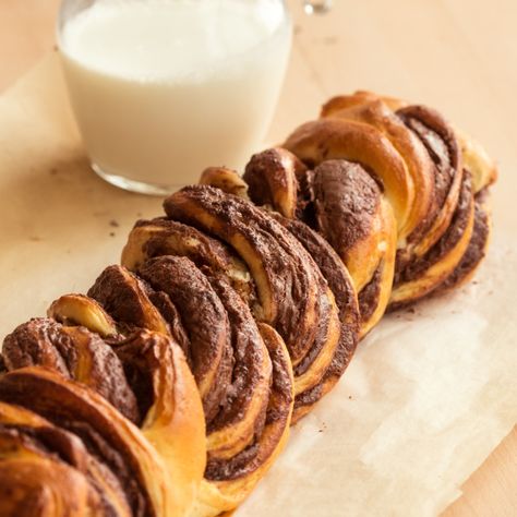 Nutella Braided Bread Bread Nutella, Braided Nutella Bread, Nutella Bread, Diy Dessert, Nutella Desserts, Braided Bread, Nutella Recipes, Homemade Bread, Bread Recipes