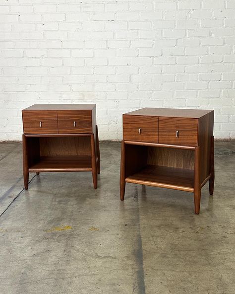 Sculptural Nightstands by West Michigan- Pair Price: 1375 Mid Century Vintage Furniture, Art Deco Nightstand, French Provincial Nightstands, Vintage Mid Century Furniture, Mid Century Nightstand, Walnut Nightstand, Hickory Chair, Lane Furniture, Side Tables Bedroom