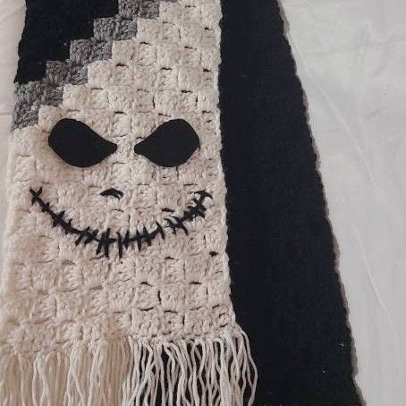 Crochet Nightmare Before Christmas, Nightmare Before Christmas Crochet, C2c Crochet Pattern, Christmas Scarf, Scarf Handmade, C2c Crochet, Jack Skellington, Christmas Crochet, Nightmare Before