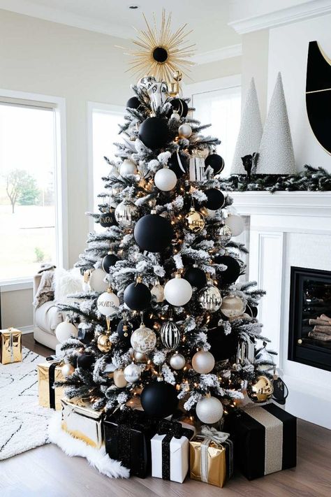 black_and_white_glam_christmas_tree (22) Black Accent Christmas Tree, Black And Silver Christmas Tree Ideas, Christmas Tree Ideas Black And White, Black Xmas Tree Decorating Ideas, White Glam Christmas Tree, Black And White Christmas Tree Ideas, Black And White Xmas Tree, Black Xmas Tree, Black And White Christmas Tree