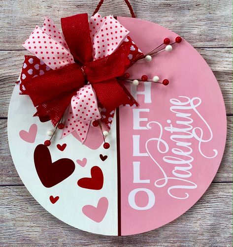 Valentine’s Day Door Hanger, Valentine’s Day Cricut Ideas, Valentine Crafts To Sell, Valentine Door Decor, Valentines Day Door Hanger, Shiplap Door, Circular Door, Valentine Signs, Valentine 2024