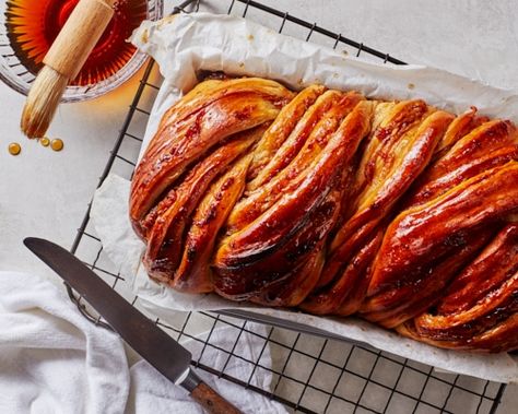 Apple Babka, Babka Recipe, Native American Food, Brunch Spread, Cooking Bread, Homemade Pumpkin Puree, Pumpkin Spice Season, Hot Cross Buns, Yeast Bread