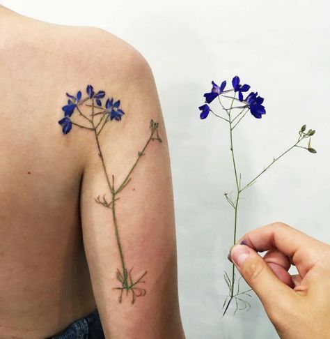 Gifted Tattoo Artist Uses Living Plants to Create Stunning and Elegant Floral Tattoos Realistic Flower Tattoo, Plant Tattoo, Flower Tattoo Sleeve, Tattoo Desings, Botanical Tattoo, Dainty Tattoos, Nature Tattoos, Skin Art, Piercing Tattoo