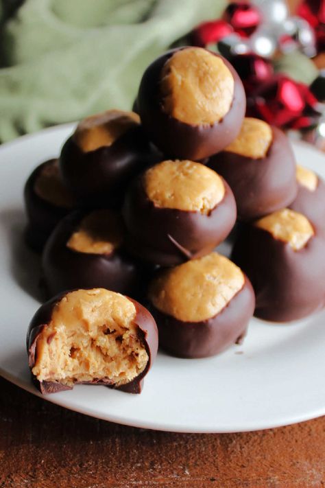 Crunchy Buckeyes With Rice Krispies 2 Buckeye Bars Recipe Rice Krispies, Buck Eyes Recipe With Rice Crispies, Buckeyes With Rice Krispies, Buckeyes Recipe With Rice Krispies, Pay Day Bars, Slow Cooker Candy Recipes, Best Buckeyes Recipe, Buckeye Bars Recipe, Peanut Butter Chocolate Balls