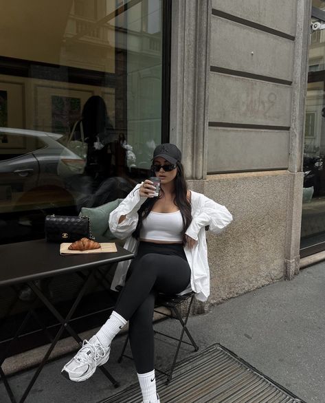 Date Aesthetic Outfit, Cafe Date Aesthetic, Coffee Date Outfit, Date Aesthetic, Cafe Date, Comfy Travel Outfit, Gymwear Outfits, Instagram Coffee, Winter Skirt Outfit