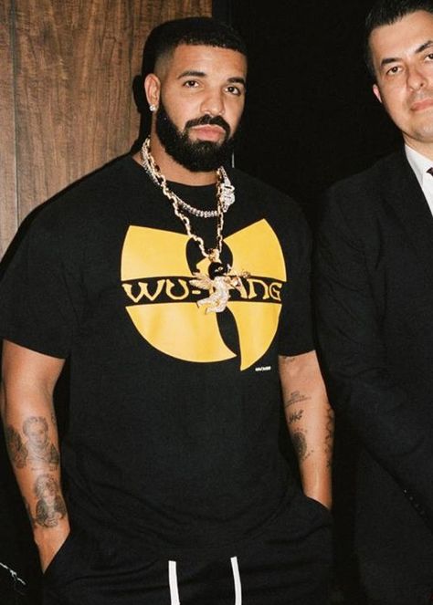 Drake 2018, Drake Outfits, Drake Outfit, Jimmy Brooks, Drake Iphone Wallpaper, Drake Style, Drake Video, Drake Fashion, Drake Art