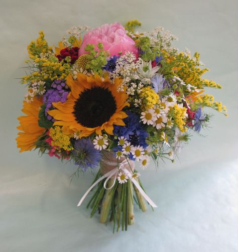 Multi Flower Bouquet, Multi Color Flower Bouquet, Farm Flowers, Spring Flower Arrangements, Multi Colored Flowers, Summer Bouquet, Colorful Bouquet, Wedding 2025, Senior Prom