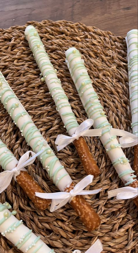 Green Pretzel Rods, Green Pretzels, Green Quinceanera Theme, Sage Green Baby Shower, Green Desserts, Baby Shower Sweets, Sweet 16 Themes, Baby Shower Dessert Table, Baby Shower Cake Pops